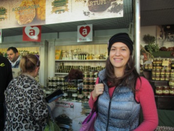 Simona about to buy her first truffle